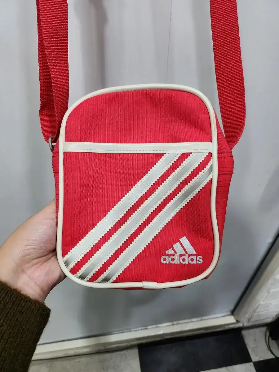 adidas 아디다스 미니 크로스백 !! 진짜 짱 이뻐요 !!